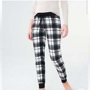 Aeropostale Live Love Dream black & white plaid fleece jogger pajama pants SZ